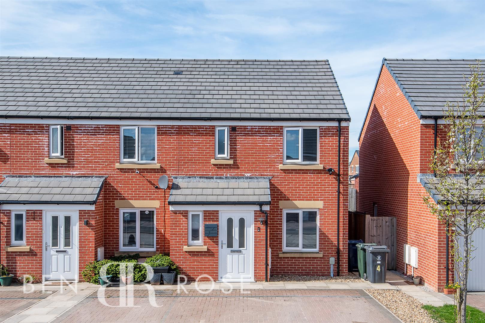 3 bed property in Fylde Crescent, Hesketh Bank